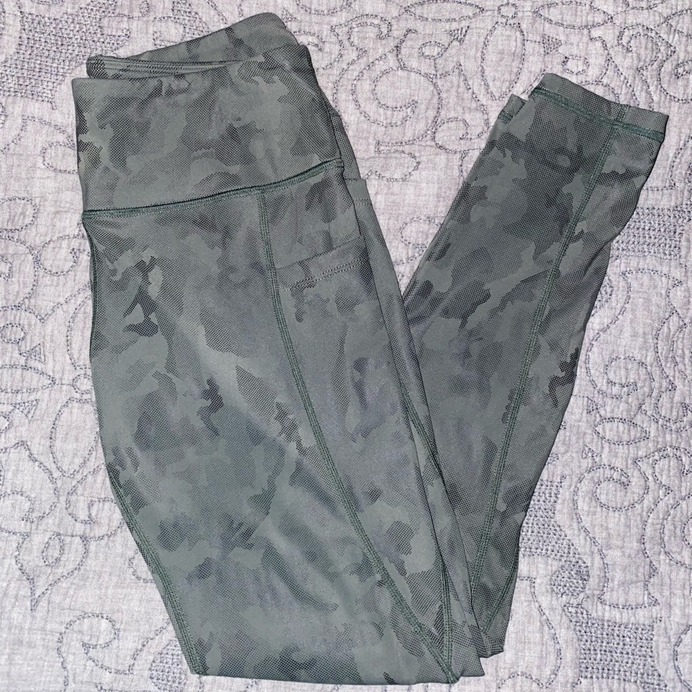 Curves N Combatboots V5 Leggings